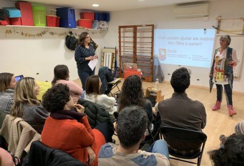 COM PODEM AJUDAR ALS NOSTRES FILLS I FILLES A PARLAR?