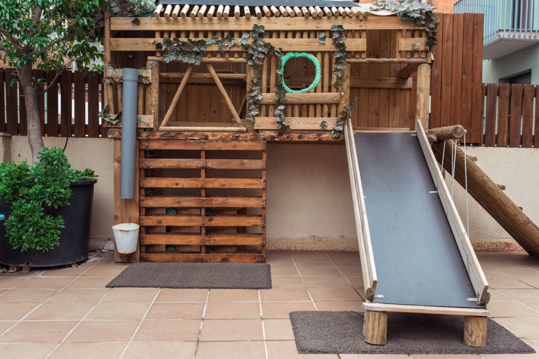 El pati dels Vaixells i els Dracs.