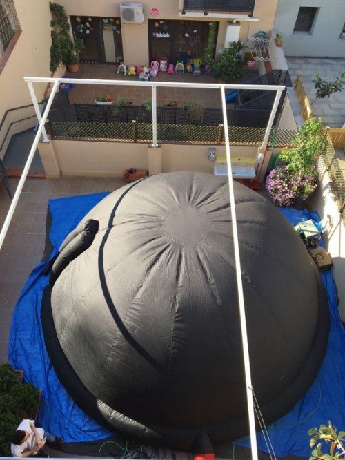 ÉS UN OCELL? ÉS UN AVIÓ? N0! ÉS...