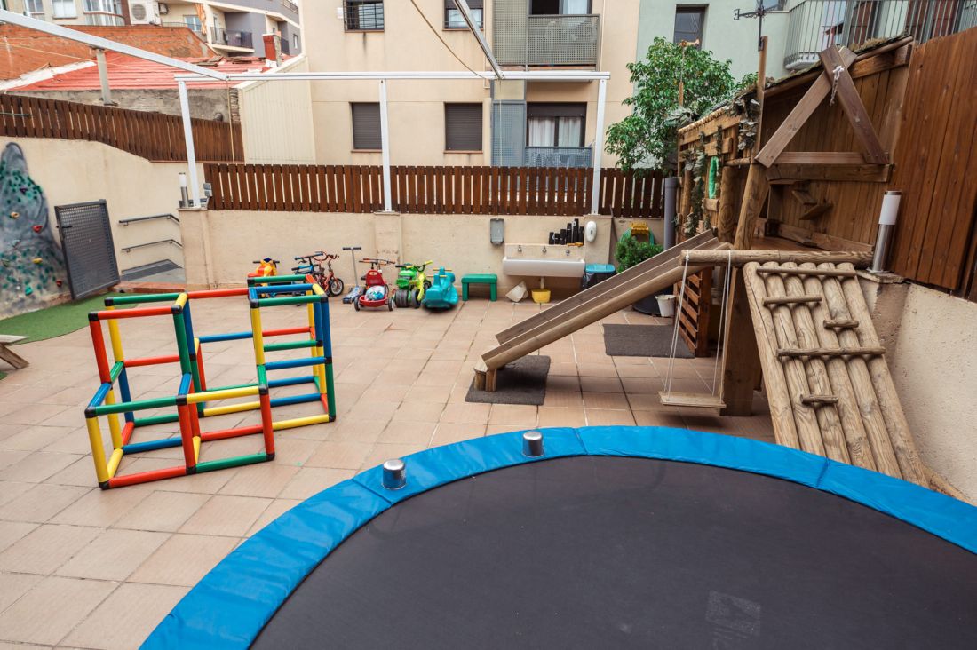 El pati dels Vaixells i els Dracs.