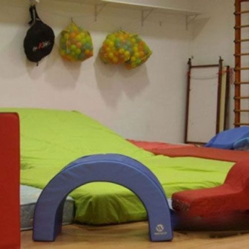 La sala polivalent preparada per fer psicomotricitat