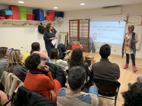 COM PODEM AJUDAR ALS NOSTRES FILLS I FILLES A PARLAR?